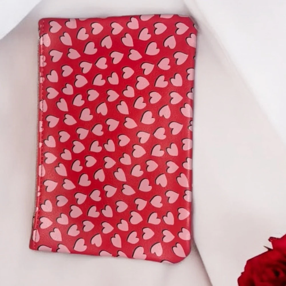 IPSY Heart Pink Red White clutch Makeup Cosmetic Bag NEW with out tags